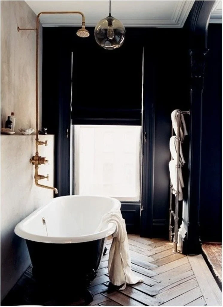 dark-indsutrial-bathroom